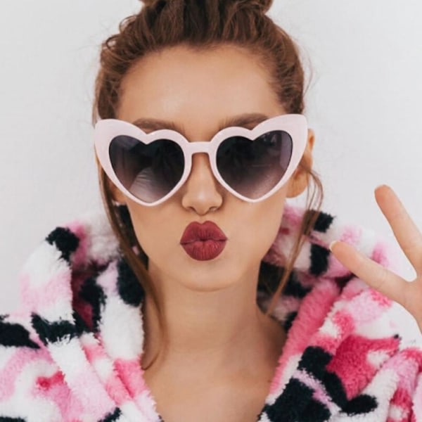 Kvinnor Retro Mode Hjärtformade Shades Solglasögon Integrated UV-glasögon