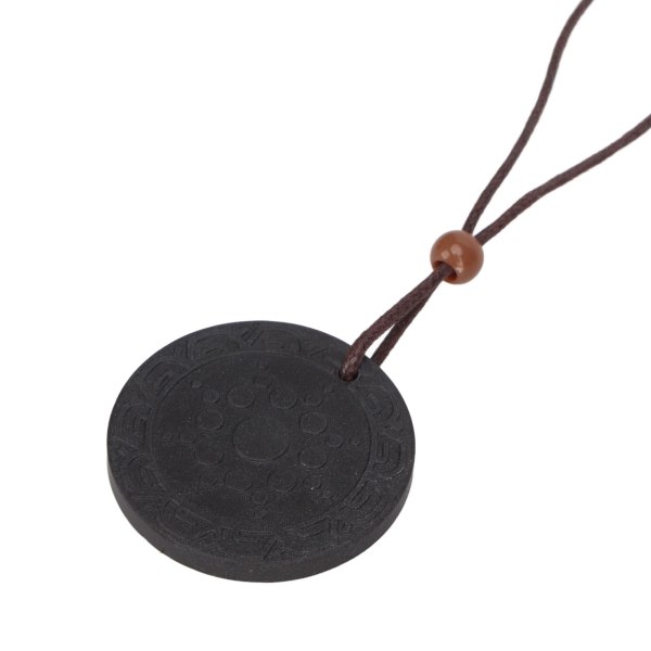 Volcanic Stone Pendant Halskjede Menn Kvinner Utsøkt gravert Energy Stone Halskjede for kontorarbeid