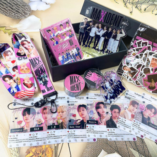 Stray Kids Nya Album Maxident Present Box Set Kpop Merchandise Foton Lanyard Nyckelring Presenter till Skz Fans A A_Paris