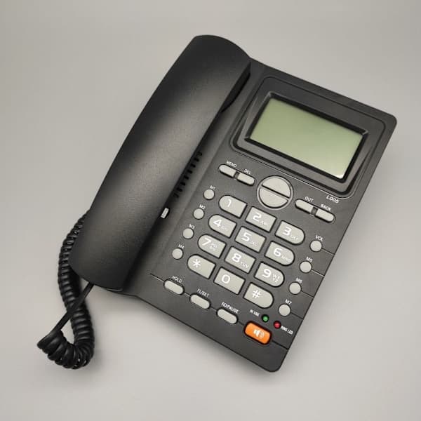 Fasttelefon, store knapper, høyttalerfunksjon, hvit, 22x22,5x7cm