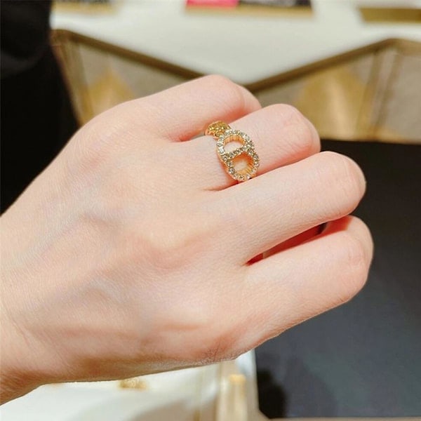 Åpen Justerbar CD-Bokstavslogo Innlagt Diamant Utskåret Ring Damering Ring Betterlifefg（PA）
