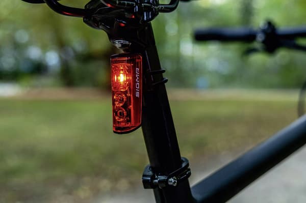 SIGMA BLAZE CYKELlampa LED med bromssensor
