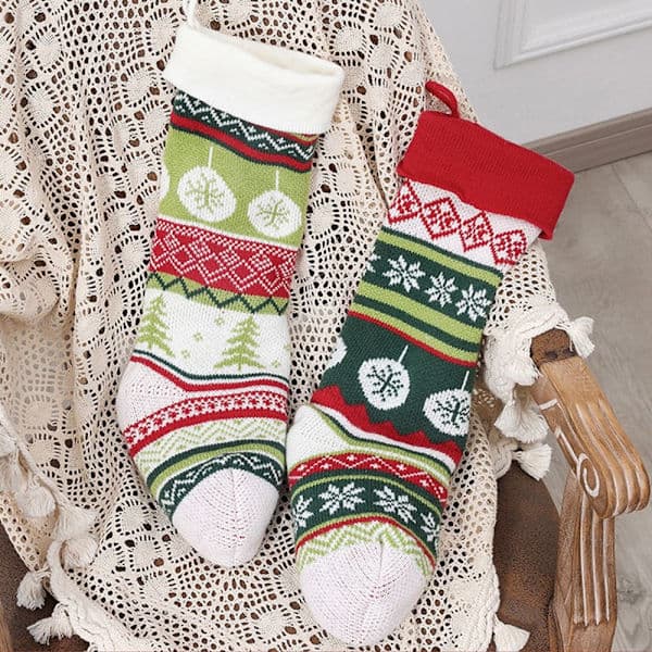 Stickade julstrumpor julklappspåsar 3 3 3
