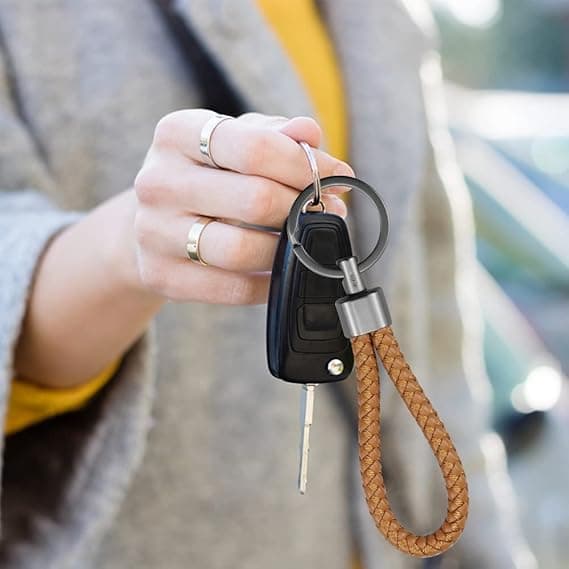 2 kpl punottuja nahka-avaimenperiä, PU-avainperä autoon