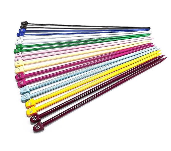 N017 - Set med 10 par Jumperstickor i plast, multifärg