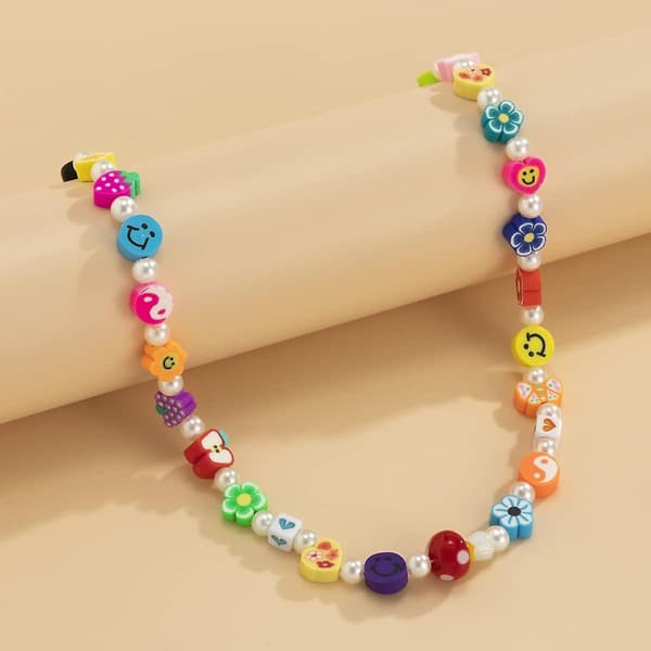 Boho Smiley Lagdelt Perlehalskjede med Strand Armbånd, Smilende Ansikt Blomster Hjerte Perler Perle Stackable (Tilfeldig Stil)