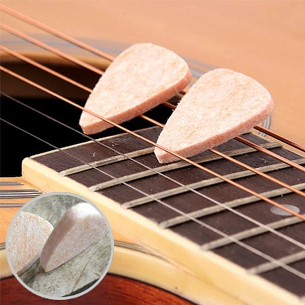 16 gitar- og ukuleleplekter i ullfilt i forskjellige farger