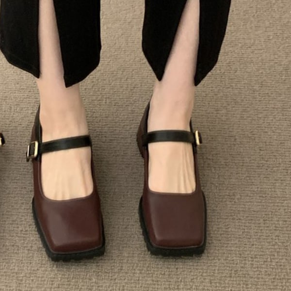Dam Spänne Platåskor Stängd Fyrkantig Tå Elegant Ergonomisk Ankelrem Pumps Skor Brun 38