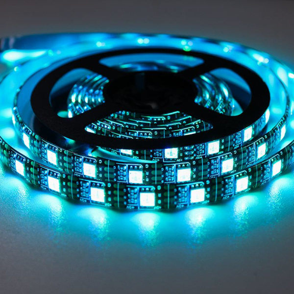 INF Vattentät LED ljusslinga med fjärrkontroll 2,5 meter Svart
