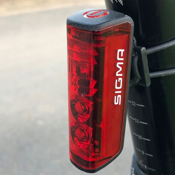 SIGMA BLAZE CYKELlampa LED med bromssensor