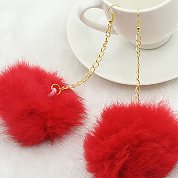 Fasjonable kvinner jente med fluffy hår Ball øredobber Ørestift Drop smykker tilbehør (rød)
