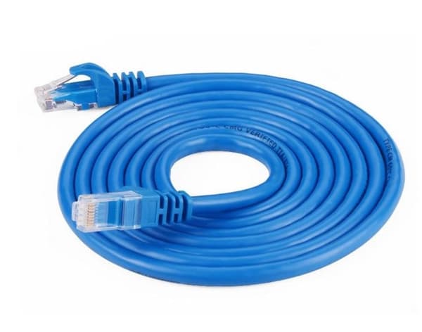 400 cm Cat5e 1000 Mbps Ethernet / Nettverkskabel - Blå
