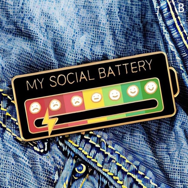 My Social Battery Brosch Rolig Emalj Pin Creative rintaneula A B