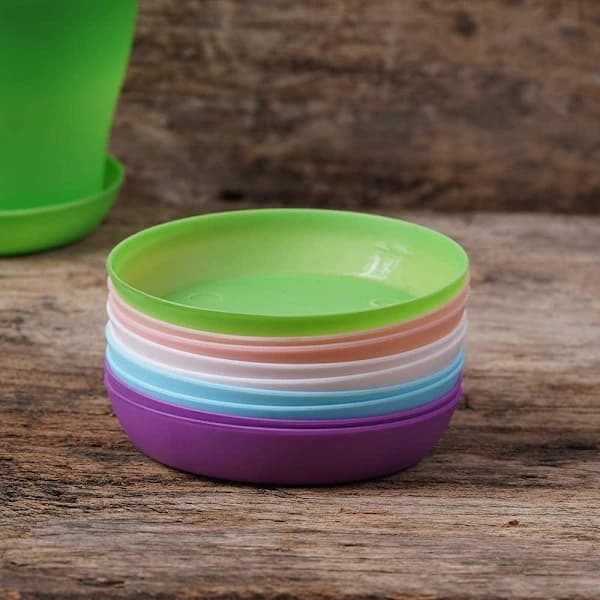 8 Plastplanter med underskål | Tilfældige farver