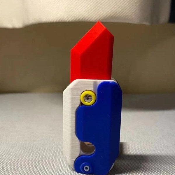 3D Utskrift Gravity Kniv Cub Hoppa Liten Rädisa Kniv Mini Modell Hänge Push Kort Dekompression Leksak