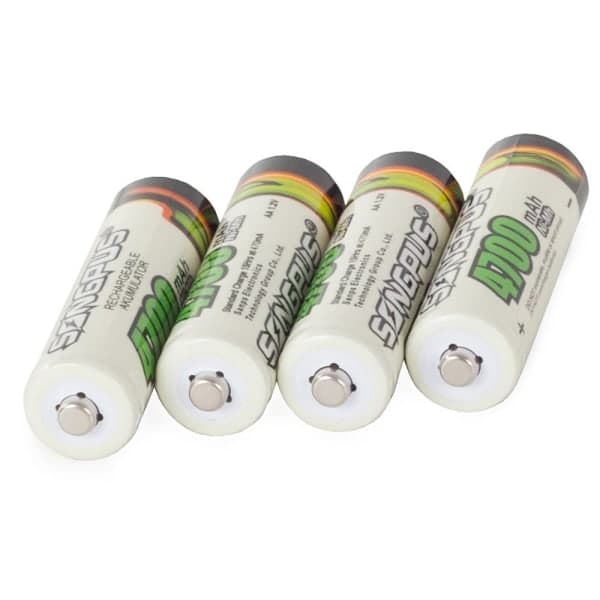 4-pak genopladelige AA-batterier - 4700 mAh