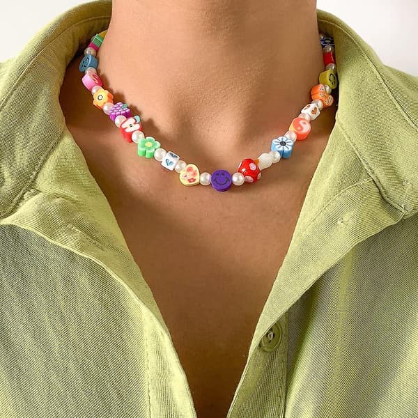Boho Smiley Lagdelt Perlehalskjede med Strand Armbånd, Smilende Ansikt Blomster Hjerte Perler Perle Stackable (Tilfeldig Stil)