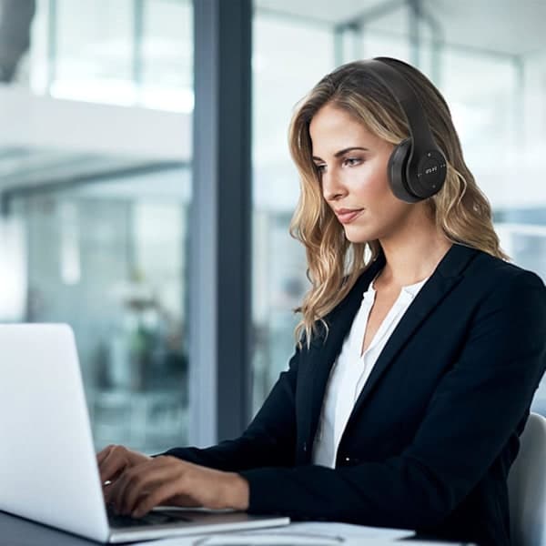 Bluetooth 5.0 Hodetelefoner Sammenleggbare Trådløse Bluetooth-hodetelefoner med Mikrofon, Komfortable Øreputer