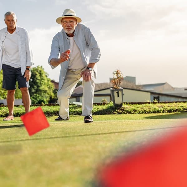 2-i-1 kastesett cornhole & tre på rad