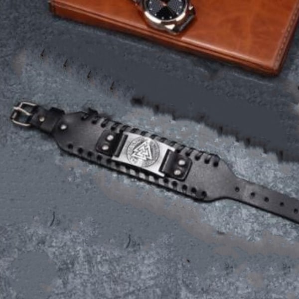 PU Läderarmband Europeiskt Retro Vackert svart Viking Totem Armband för fester Cosplay
