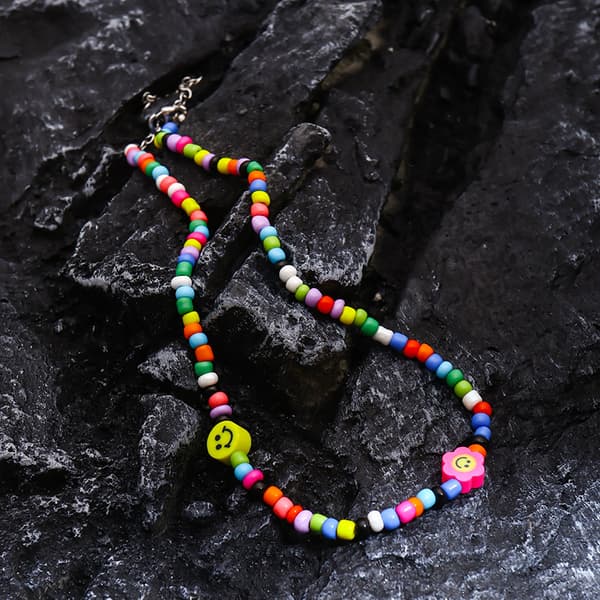 Färgglada pärlor med smiley-ansikten för barn - Pärlhalsband - Fest, julstrumpa