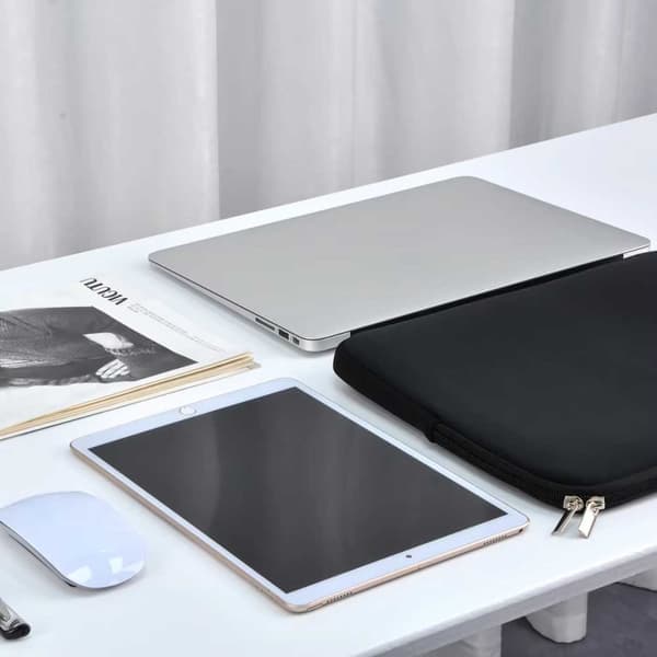 13,6″ Laptopfodral Sleeve Neopren Sort—pa