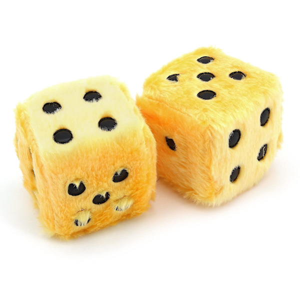 Auton roikkuva karvainen noppa, pari roikkuvaa parin auton riipusta pisteillä auton sisustuksen koristeluun, sisäseinä Yellow