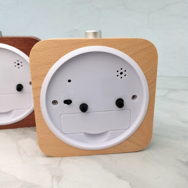 Gul Træ Morgenvækkeur, Lydløs Ikke-Tikkende Analog Vækkeur Batteridrevet Vækkeur med Lys Snooze-Funktion, Nåleur Stigende