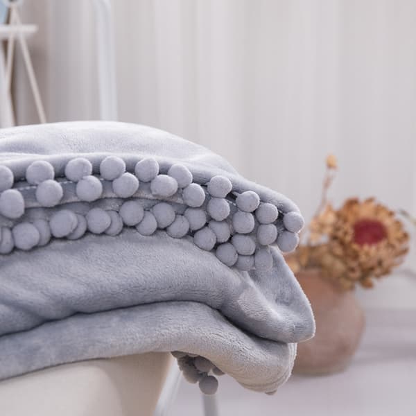 Flanellfilt Napfilt Mysig Sängfilt Soffa med Pom Poms