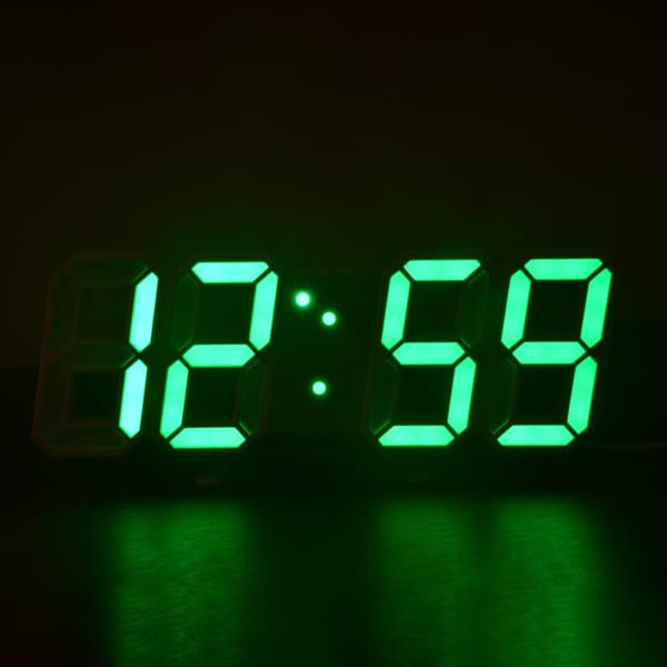 Vit 3D LED-väggklocka, modern digital väckarklocka med 24 eller 12 timmars display