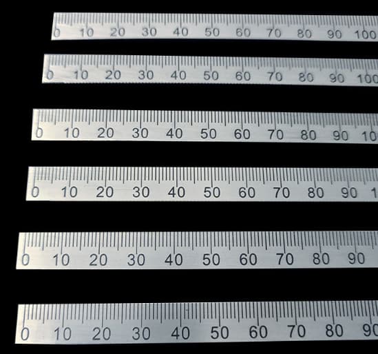 Fleksibel rustfri stållineal 30 cm x 10 mm