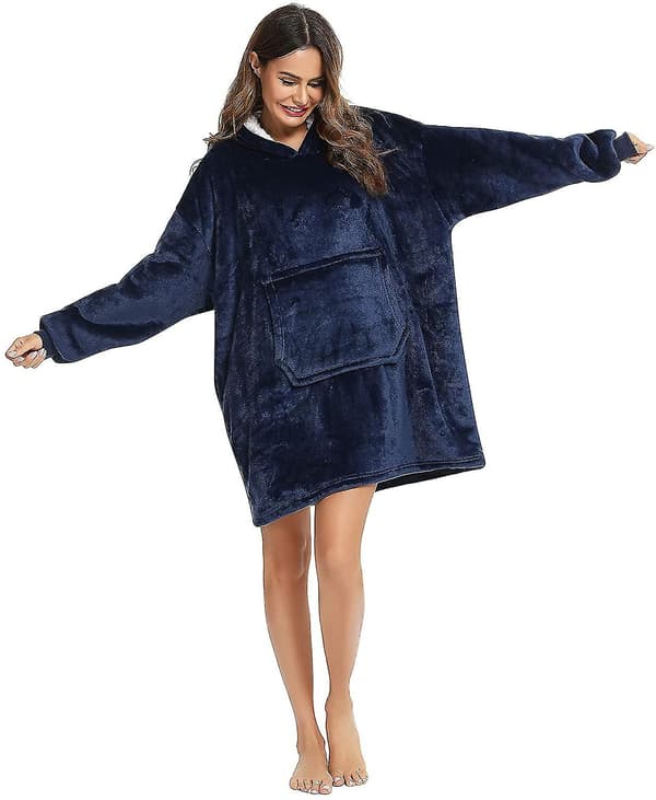 Genser med hette, kappe, teppe, hettegenser, teppegenser i flanell Blau