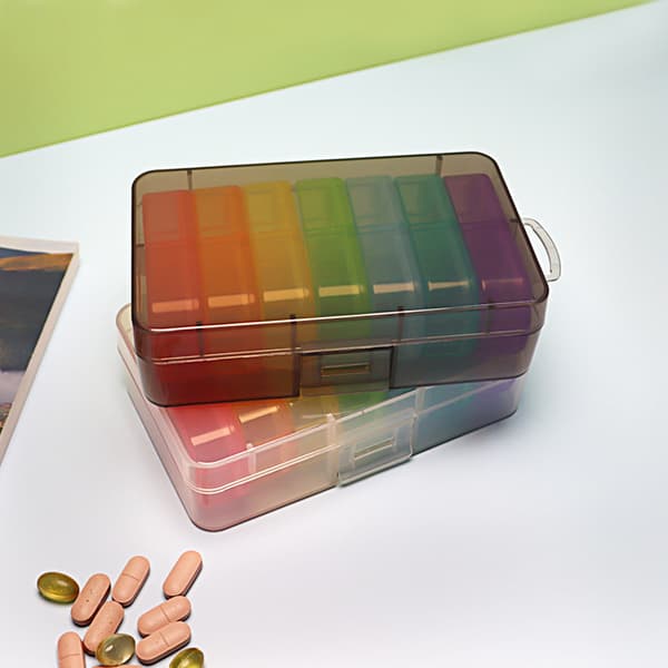 Läpinäkyvä plus seitsemän väriä Classic Weekly Pills - Värivalikoima