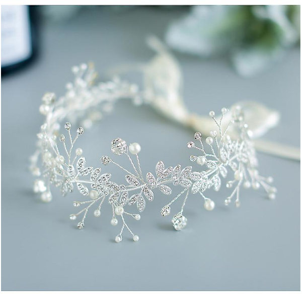 Kristallihääpannan tiara kukilla, norsunluun väriset helmet ja norsunluun väriset satiininauhat Silver