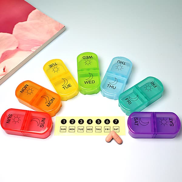 Läpinäkyvä plus seitsemän väriä Classic Weekly Pills - Värivalikoima