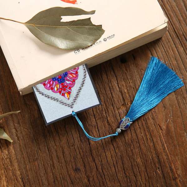 Gör-det-själv Mandala Blomma Form Diamantmålat Läder Bokmärke Tofs Bokmärke, Stil 2