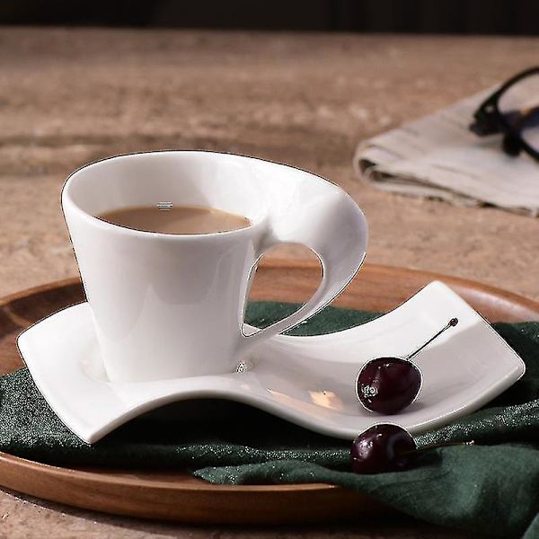 Kreativ bølget keramikk fancy kaffekopp og skål sett luksus par kaffekopp 70ML