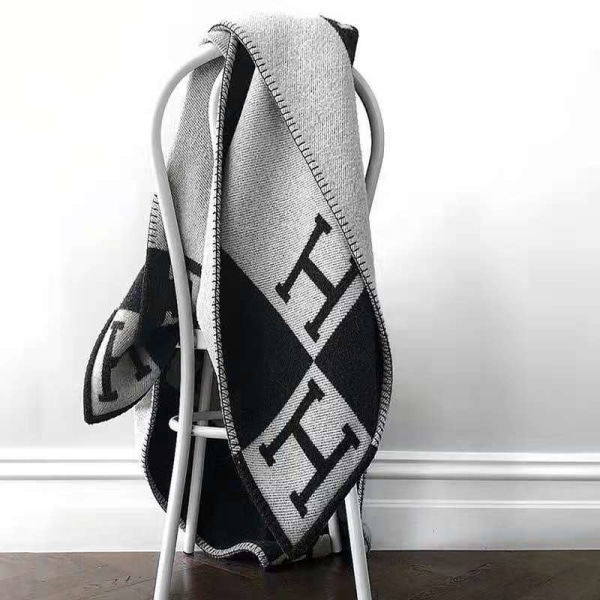 Knitted woven shawl fly blanket wool blanket H blanket bl