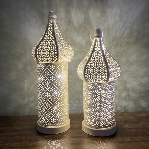 Marockansk vit ihålig LED-vindlampa järnlykta hem sovrum vardagsrum atmosfär dekorativ lampa prydnader liten storlek 27,2 cm hög