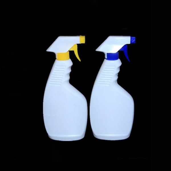 2 kpl suuria suihkepulloja 500 ml, satunnainen väri