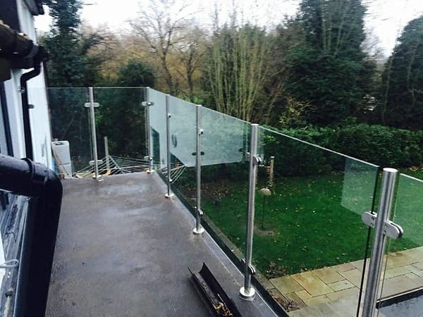 2 stk. Glasklemme Glashyldebeslag Justerbar Glasklemme Til Glashylde Balustrade Trappe Gelænder