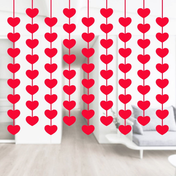 10 röda filtkransar hängande i form av ett hjärta - inget hemmakontorsbröllop