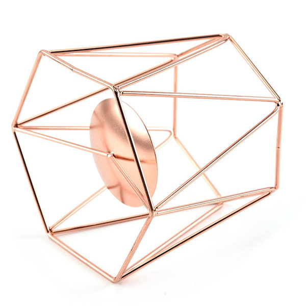 Ljusstake i nordisk stil av smidesjärn, geometrisk, metallhantverk, heminredning, konsoler