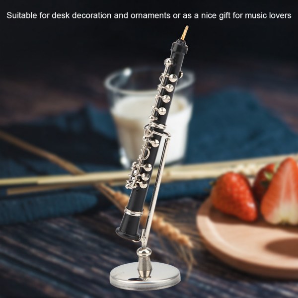 Mini oboe modell - musikinstrument prydnad för dekoration och display