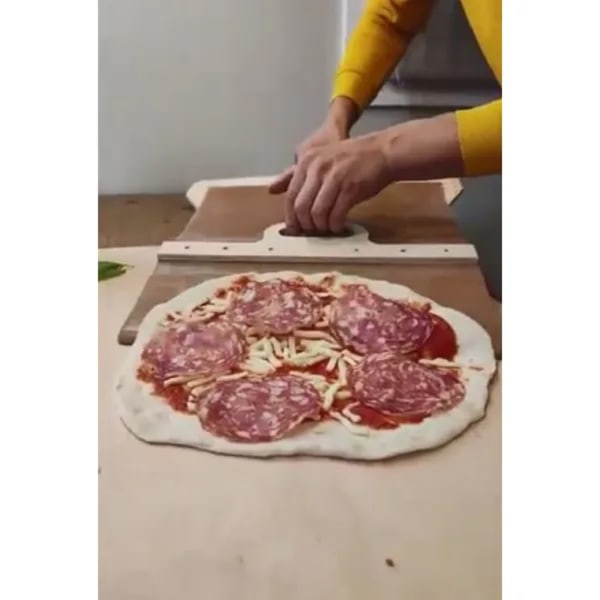 Liukuva pizzakuori – Pala Pizza Scorevole, Pizzakuori pizzan täydelliseen siirtoon, Pizzalapa kahvalla, Pizza Scoop Paddle A