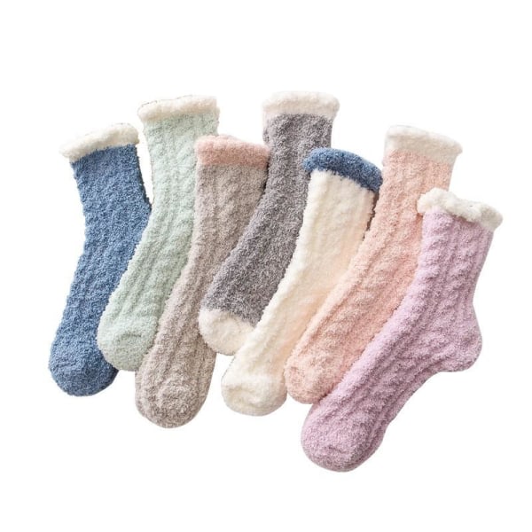 7 par varme fuzzy sokker for kvinner laget av supermykt mikrofiber