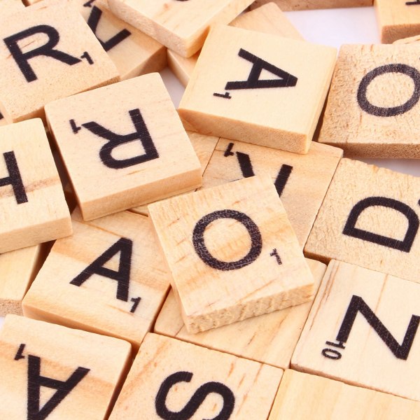 Pusselplattor i trä alfabet - 100 st | Bokstäver och siffror | Stavning och hängsmycken