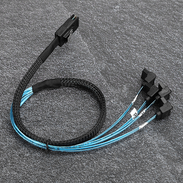 Harddisk Kabel Computer Tilbehør Server Kabel Mini SAS 36-Pin TIL 4SATA 90° 0,5-Meter0,5meter