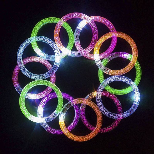 6 kpl vilkkuva rannekoru, akryyli Värikkäät uudelleenkäytettävät LED-rannekorut Halloween joulukonserttiin hääjuhlakoristelelu satunnaiset värit