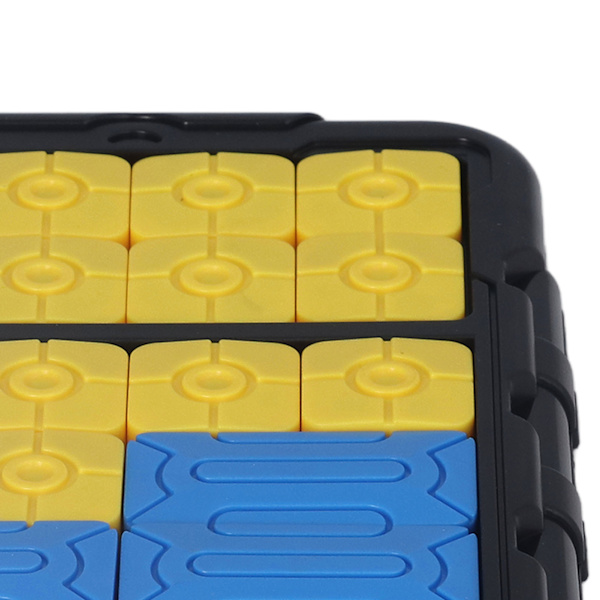 Black Kids Sliding Puzzle Board: Utveckla logiskt tänkande och utmaningar för barn